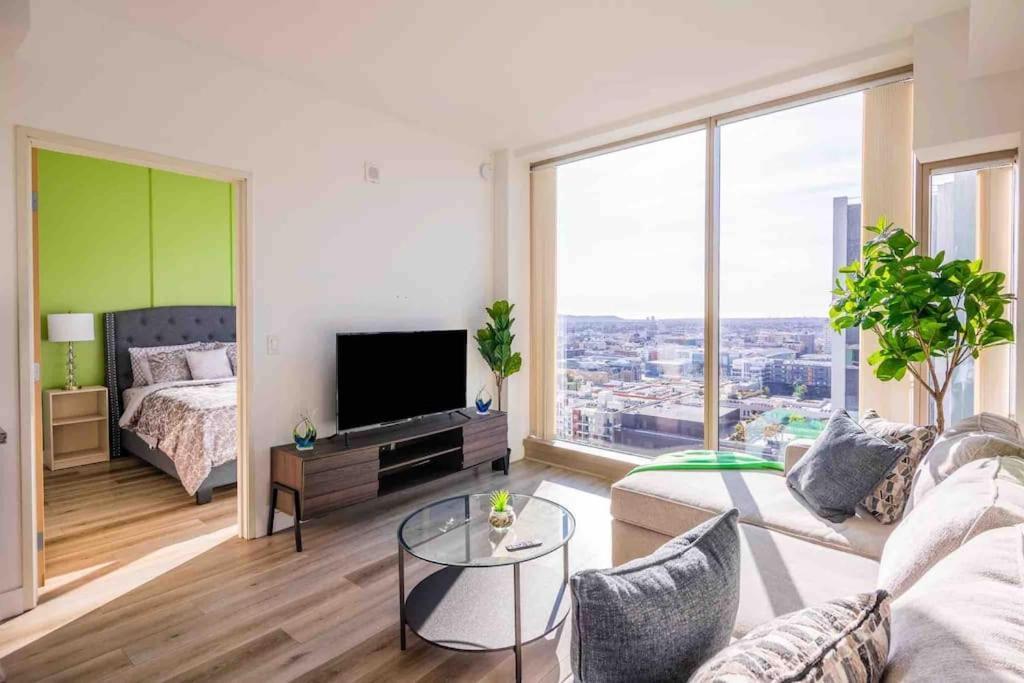 Appartement Luxury High Rise Amazlng Views & Secured Parking