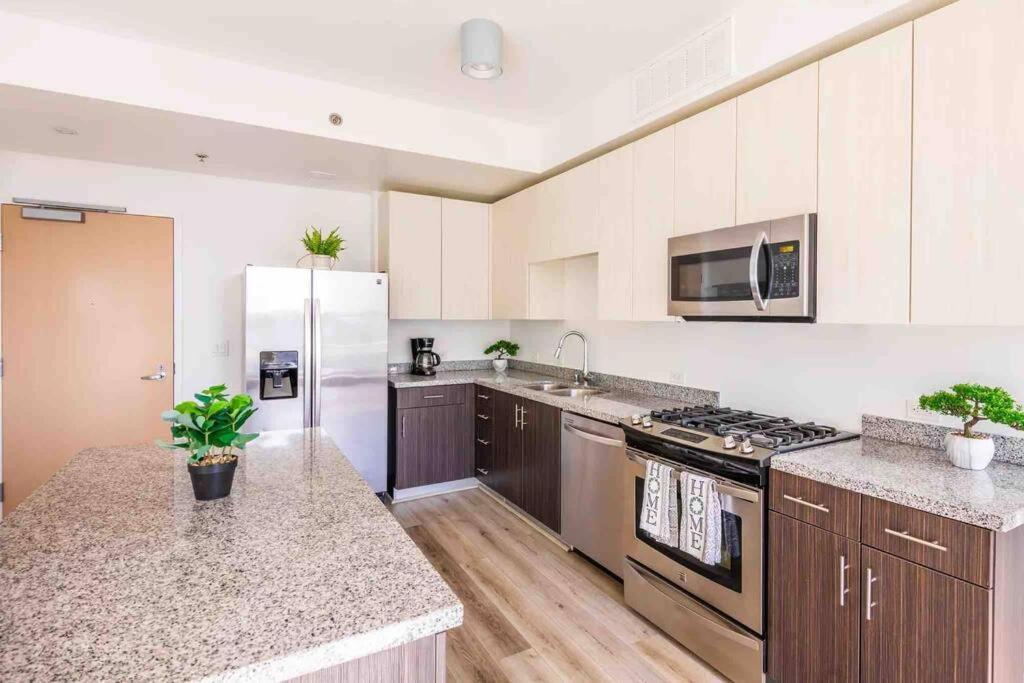 Luxury High Rise Amazlng Views & Secured Parking Appartement Los Angeles